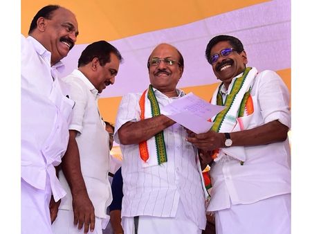 മുഖ്യമന്ത്രി റഫാലില്‍ പ്രതികരിക്കാത്തത് ലാവ്‌ലിന്‍ ഭയന്ന്: മുല്ലപ്പള്ളി