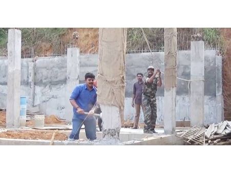 ഇടുക്കിയില്‍ കെട്ടിടം പൊളിച്ച് വീണ്ടും റവന്യൂ വകുപ്പ്: ദേവികുളം സബ്കളടറുടെ നിര്‍ദ്ദേശത്തില്‍!!