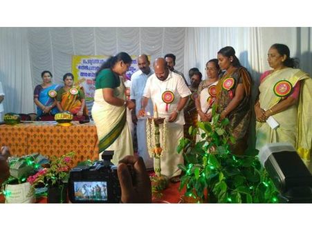 തേനീച്ച കൃഷി കാര്‍ഷികമേഖലക്ക് കരുത്ത് പകരുന്നു: കൃഷിമന്ത്രി വിഎസ് സുനില്‍കുമാര്‍!!