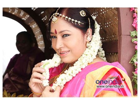 നടി കോവൈ സരള കമൽ ഹാസന്റെ പാർട്ടിയിൽ; കൂടുതൽ താരങ്ങളെത്തുമെന്ന് സൂചന