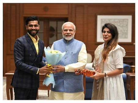 ക്രിക്കറ്റ് താരം രവീന്ദ്ര ജഡേജയുടെ ഭാര്യ റിവാബ ബിജെപിയിൽ ചേർന്നു; തിരഞ്ഞെടുപ്പിൽ മത്സരിച്ചേക്കും