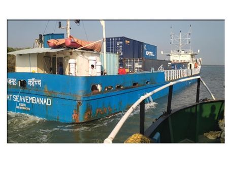 അഴീക്കല്‍ തുറമുഖം രാജ്യാന്തര പദവിയിലേക്ക്: വിദേശകപ്പലുകളെത്തി തുടങ്ങി !!!