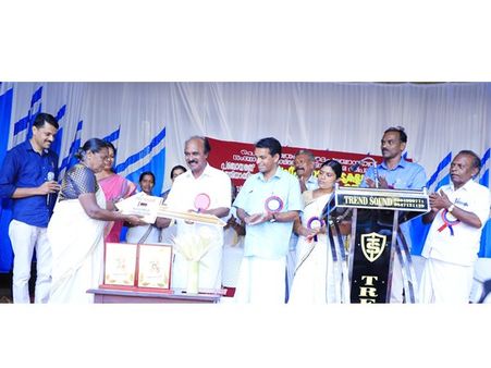 പിണറായി സർക്കാർ 94,000 യുവതി യുവാക്കള്‍ക്ക് തൊഴിൽ നൽകി; 20,000 പുതിയ തസ്തികള്‍ സൃഷ്ടിച്ചു, ആരോഗ്യമേഖലയിൽ നിരവധി പദ്ധതികളെന്ന് മന്ത്രി ഇ ചന്ദ്രശേഖരൻ!!