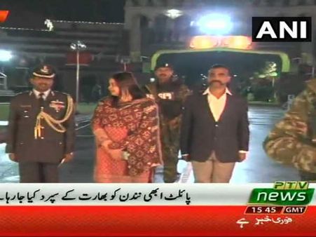 കാത്തിരിപ്പിനൊടുവില്‍ അഭിനന്ദന്‍ ഇന്ത്യയിലെത്തി.... വാഗ അതിര്‍ത്തിയില്‍ ആവേശ സ്വീകരണം!!