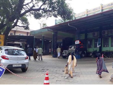 ആദിവാസി യുവതി ഓട്ടോറിക്ഷയില്‍ പ്രസവിച്ചു; ആണ്‍കുഞ്ഞിന് ജന്മം നല്‍കി, യുവതി ജില്ലാ ആശുപത്രിയില്‍ ചികിത്സയില്‍