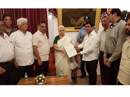 ഗോവയിൽ സർക്കാർ രൂപികരിക്കാൻ വീണ്ടും കോൺഗ്രസ്; പുതിയ മുഖ്യമന്ത്രി ഉടനെന്ന് ബിജെപി, അനിശ്ചിതത്വം