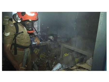 കാട്ടാക്കട ഹെൽത്ത് സെന്ററിൽ തീപിടുത്തം ; രണ്ടു ലക്ഷത്തോളം രൂപയുടെ മരുന്നുകൾ ഉപയോഗശൂന്യമായി !!!