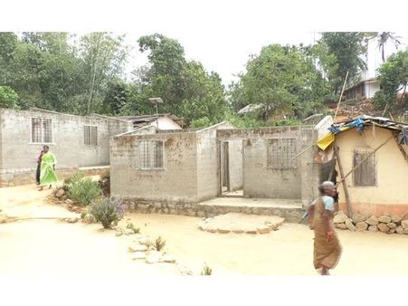 ഇടമലക്കുടിയിലെ ഭവന പദ്ധതി പാതിവഴിയില്‍ നിലച്ചു: കരാറുകാരന്റെ അലംഭാവമെന്ന് ആക്ഷേപം!