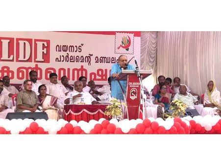 വയനാട് ലോക്‌സഭാമണ്ഡലം: എല്‍ഡിഎഫ് തിരഞ്ഞെടുപ്പ് കമ്മറ്റിയായി, സമാധാനവും സൗഹൃദവുമുള്ളത് ഇടതുമുന്നണിയിലെന്ന് എംപി വീരേന്ദ്രകുമാര്‍