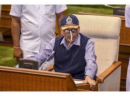 മുഖ്യമന്ത്രി മനോഹര്‍ പരീക്കര്‍ അതീവ ഗുരുതരാവസ്ഥയില്‍! വെളിപ്പെടുത്തി ഗോവ മന്ത്രി!