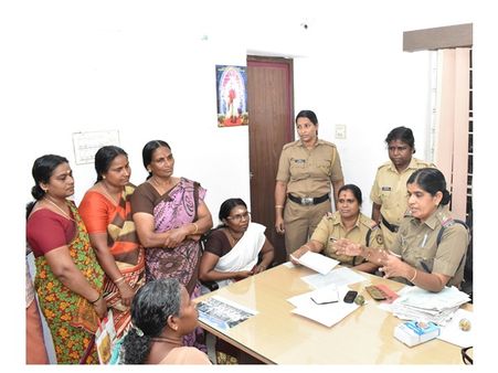 വനിതാദിനം: പോലീസ്‌ സ്റ്റേഷനുകൾ നിയന്ത്രിച്ചത് വനിതകള്‍