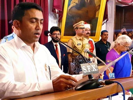 മനോഹര്‍ പരീക്കര്‍ പിതൃതുല്യന്‍ എന്ന് ഗോവ മുഖ്യമന്ത്രിയുടെ ഭാര്യ: പരീക്കറിന് സ്മരണ!!