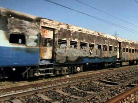 സംജോത എക്സ്പ്രസ് സ്ഫോടന കേസ്; 4 പ്രതികളെ എൻഐഎ കോടതി കുറ്റവിമുക്തരാക്കി!!
