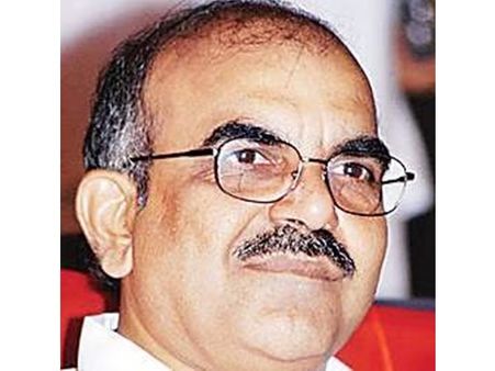 മുഖ്യമന്ത്രി വിളിച്ചു തിരിച്ചുവാമോനേ... പി ശശി ഭരണലാവണത്തിലേക്ക്, പൊളിറ്റിക്കൽ സെക്രട്ടറിയാകാൻ സാധ്യത?