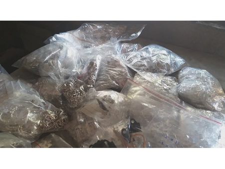 മാഹി ചെക്ക് പോസ്റ്റില്‍ വന്‍ വെള്ളിയാഭരണ വേട്ട; പിടിച്ചെടുത്തത് 11 കിലോ വെള്ളിയാഭരണങ്ങൾ...