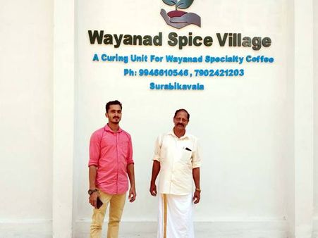 വിദേശരാജ്യങ്ങളിലേക്ക് കാപ്പിപ്പരിപ്പ് കയറ്റുമതിയുമായി ആല്‍ബിന്റെ 'സ്‌പൈസ് വില്ലേജ്'