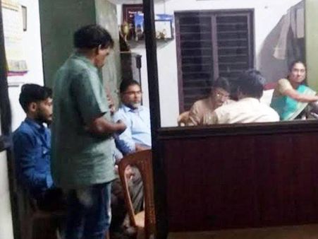 എസ്എസ്എൽസി ഉത്തരപേപ്പറുകൾ റോഡരികിൽ: സ്‌കൂൾ ജീവനക്കാരനെതിരേ നടപടി, സംഭവം കായണ്ണ സ്കൂളില്‍!!