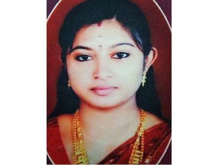 നവവധുവിന്റെ ആത്മഹത്യ: കണ്ണൂരില്‍ ഭര്‍തൃ മാതാപിതാക്കള്‍ക്കും ബന്ധുവിനും തടവും പിഴയും!