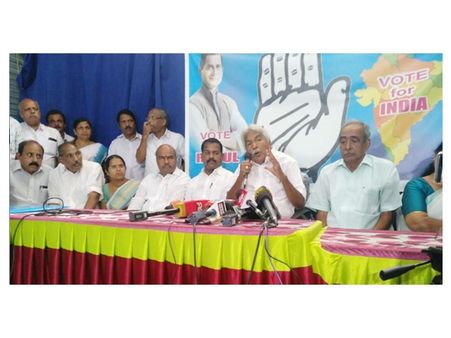 അമേഠിയും വയനാടും വിജയിച്ചാൽ രാഹുൽ ഗാന്ധി ഏത് സീറ്റ് നിലനിർത്തും; ഉമ്മൻ ചാണ്ടിയുടെ മറുപടി ഇങ്ങനെ