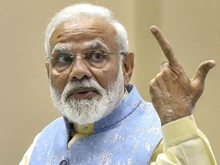 വാരണാസിയില്‍ മോദി എന്തു ചെയ്തു? തെരുവിളക്ക് സ്ഥാപിച്ചു!! എത്രതവണ മണ്ഡലത്തിലെത്തി... ഇതാണ് ചിത്രം