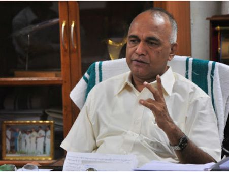 രാഘവന്‍ രാജിവച്ച് നിരപരാധിത്വം തെളിയിക്കട്ടെ: എളമരം കരീം