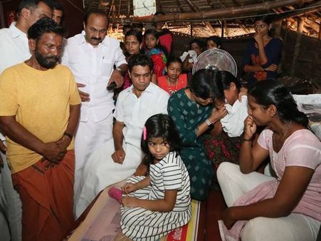 കിച്ചുവില്ലാതെ കിച്ചൂസിൽ പാലു കാച്ചി!, കൃപേഷിന്റെ കുടുംബത്തെ നെഞ്ചോട്‌ ചേർത്ത് ഹൈബി ഈഡൻ