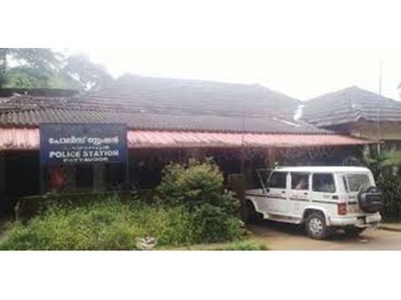 എലിയെ പേടിച്ച് ഒരു പൊലിസ് സറ്റേഷന്‍: മഴവന്നാല്‍ കുടപിടിക്കണം, മുഖ്യമന്ത്രിയുടെ ജില്ലയിൽ...