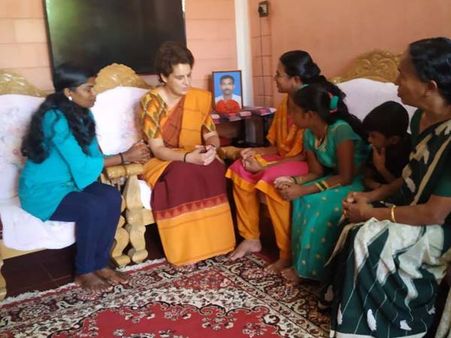 രാഹുല്‍ ആവശ്യപ്പെട്ടാല്‍ വരാണസിയില്‍ മത്സരിക്കുമെന്ന് പ്രിയങ്കാഗാന്ധി: പ്രതികരണം വയനാട്ടിൽ!