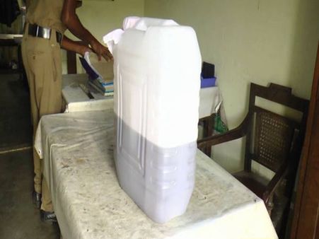 അവധി ആഘോഷിക്കാന്‍ സ്പിരിറ്റ് നിര്‍മ്മാണം എസ്‌റ്റേറ്റ് മേഖലയില്‍ പരിശോധന കര്‍ശനമാക്കി എക്‌സൈസ്!!!!