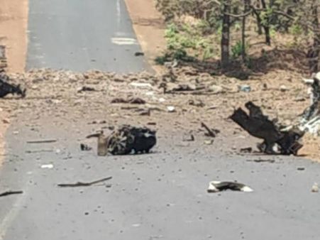 മഹാരാഷ്ട്രയില്‍ മാവോവാദി ആക്രമണത്തില്‍ 15 സൈനികര്‍ കൊല്ലപ്പെട്ടു; വാഹനങ്ങളില്‍ കവര്‍ച്ച