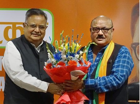 താരത്തിളക്കത്തോടെ ബിജെപി; നടനും ഗായകനുമായ അരുൺ ബക്ഷി പാർട്ടിയിൽ ചേർന്നു