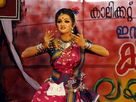 കാലിക്കറ്റ് യൂണിവേഴ്‌സിറ്റി ഇന്റര്‍സോണ്‍ : ദേവഗിരി മുന്നില്‍; ഫാറൂഖും, വിക്‌ടോറിയയും പിന്നാലെ