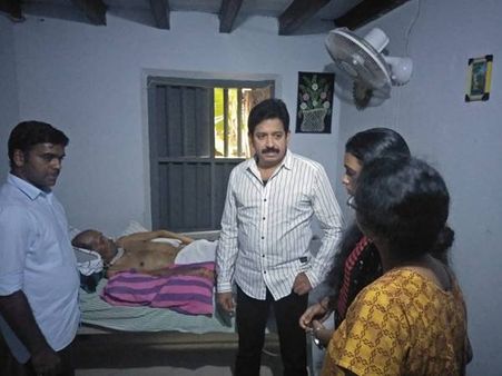 പിതാവിനെ പരിചരിച്ച് എസ്എസ്എല്‍സിക്ക് ഉന്നതവിജയം: ആര്യയെ കാണാൻ ഗോപിനാഥ് മുതുകാടെത്തി