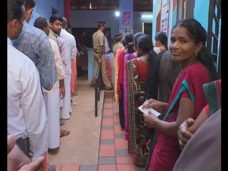 കണ്ണൂരിലെ റീപോളിങില്‍ ഏഴു ബൂത്തുകളിലും പോളിങ് കുറഞ്ഞു; മുന്നണികൾക്ക് കനത്ത തിരിച്ചടി!!