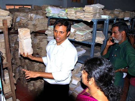 ശ്രദ്ധേയമായി ജീവനക്കാരുടെ പങ്കാളിത്തം ; സിവില്‍ സ്‌റ്റേഷനും പരിസരവും ശുചീകരിച്ചു