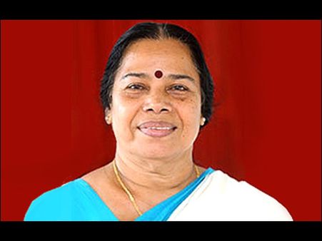 ലോക്സഭ തിരഞ്ഞെടുപ്പ് 2019; റീ പോളിങ് നടക്കുന്ന പാമ്പുരുത്തിയില്‍ പ്രചാരണത്തിനെത്തിയ പികെ ശ്രീമതിയെട ലീഗുകാര്‍ തടഞ്ഞു, പോലീസ് ഇടപെട്ട് സംഘർഷം ഒഴിവാക്കി!