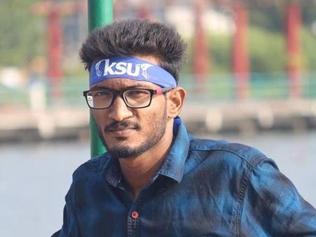 നമ്മുടെ സഹോദരനാണ് ';' ജീവൻ അപകടത്തിലായ കെഎസ് യു നേതാവിന് സഹായവുമായി എസ്എഫ്ഐ; വ്യക്ക നൽകാമെന്ന് എസ്എഫ്ഐ നേതാവ്