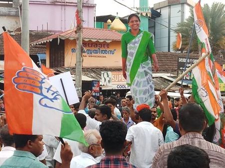 സംസ്ഥാനത്ത് ഒന്നരലക്ഷം വോട്ടുകളുടെ ഭൂരിപക്ഷത്തില്‍ വിജയിക്കുന്ന ആദ്യ വനിതയായി രമ്യ ഹരിദാസ്