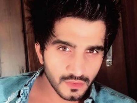 അജ്ഞാതന്‍ ഉതിര്‍ത്തത് 13 വെടിയുണ്ടകള്‍; ടിക് ടോക്ക് താരമായ യുവാവ് റോഡില്‍ വെച്ച് കൊല്ലപ്പെട്ടു!!