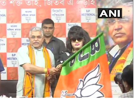 ചലച്ചിത്രനടി അഞ്ജു ഘോഷ് ബിജെപിയിൽ ചേർന്നു; പൗരത്വത്തെ ചൊല്ലി വിവാദം