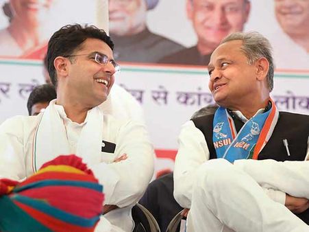 രാജസ്ഥാനിൽ പരസ്യ പോരിനിറങ്ങി നേതാക്കൾ; അശോക് ഗെലോട്ട് രാജി വയ്ക്കണമെന്ന് പാർട്ടി എംഎൽഎ