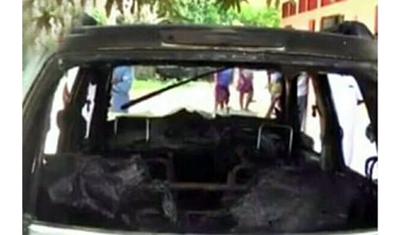 സമാധാന ശ്രമങ്ങൾക്ക് പുല്ലുവില; തിരൂരിൽ സിപിഎം ബ്രാഞ്ച് സെക്രട്ടറിയുടെ കാര്‍ കത്തിച്ചു