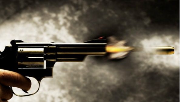 ദില്ലിയിൽ മാധ്യമപ്രവർത്തകയ്ക്ക് വെടിയേറ്റു; ആക്രമണത്തിന് പിന്നാലെ വാഹനത്തിന് നേരെ മുട്ടയേറും