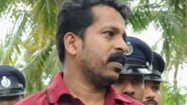 ജയിലിനകത്തും പണി നടത്തി കൊടി സുനി, ഖത്തറിലെ പ്രവാസി വ്യവസായിക്ക് കൊടി സുനിയുടെ ഭീഷണി!