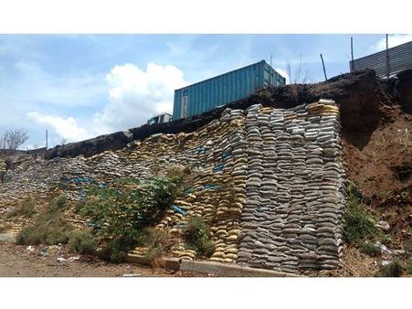 കുതിരാനില്‍ മണ്ണിടിച്ചില്‍ തടയാനുള്ള കരാര്‍ കമ്പനിയുടെ ശ്രമം പാളി: സംരക്ഷണഭിത്തി ഇടിഞ്ഞു