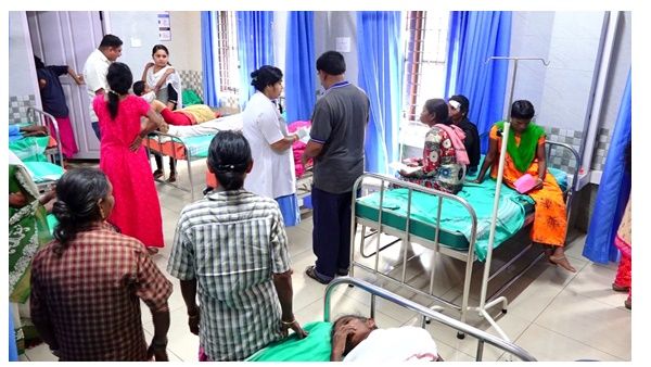 മാങ്കുളത്ത് തോട്ടം തൊഴിലാളികള്‍ സഞ്ചരിച്ചിരുന്ന ജീപ്പ് കൊക്കയിലേക്ക് മറിഞ്ഞു; 14 പേര്‍ക്ക് പരിക്ക്