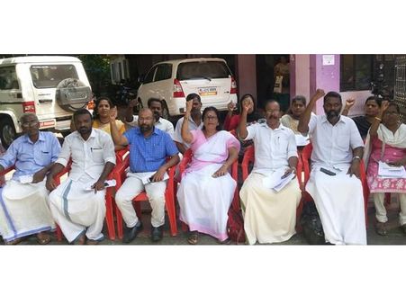 പറവൂരിൽ ലൈഫ് പദ്ധതി അട്ടിമറിച്ചു; പ്രതിപക്ഷം കൗൺസിലിൽ നിന്ന് ഇറങ്ങിപ്പോയി