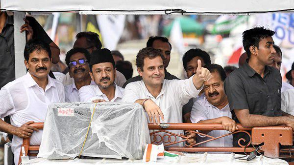 കേരളാ നേതാക്കളെ ദില്ലിക്ക് വിളിപ്പിച്ച് രാഹുൽ ഗാന്ധി; കൂടിക്കാഴ്ചയ്ക്കായി 23 അംഗസംഘം ദില്ലിക്ക്