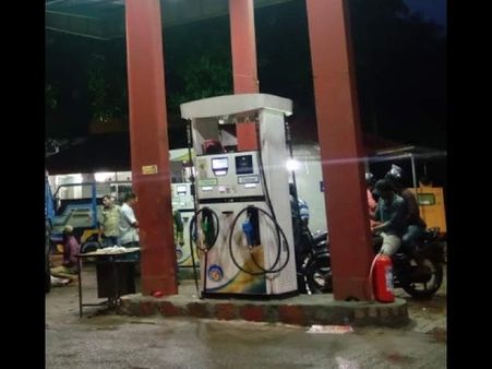 കണ്ണൂരില്‍ പെട്രോള്‍ പമ്പുകളില്‍ മറിമായം; മുന്നൂറുരൂപയ്ക്ക് അടിച്ചാല്‍ കിട്ടുക നൂറുരൂപയുടെ ഇന്ധനം, വൻ ക്രമക്കേട്, ലീഗല്‍ മെട്രോളജിക്കല്‍ വകുപ്പ് പരിശോധന തുടങ്ങി