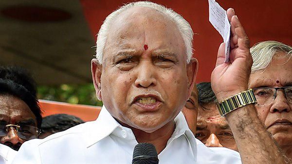 കർണാടകയിൽ ഇനി കളി മാറും; യെഡിയൂരപ്പയുടെ ഭാവി വിമതരുടെ വിധിയിൽ